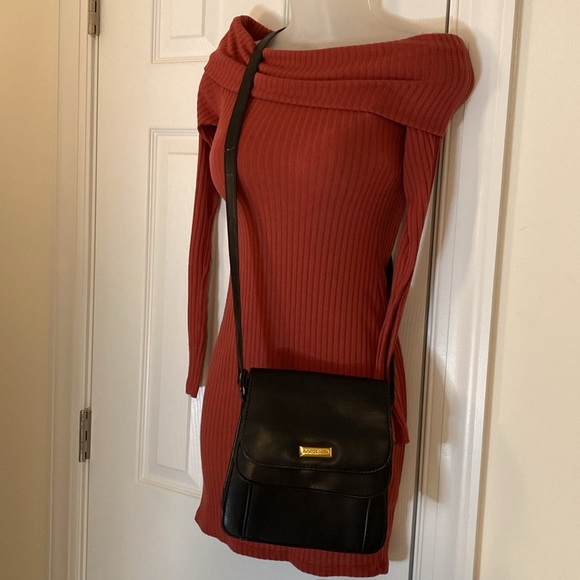 Dolce Vita Black Leather Crossbody - Picture 9 of 13